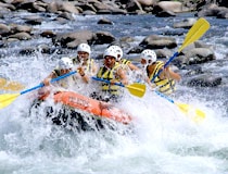 The rapids of Nagara river flow!
